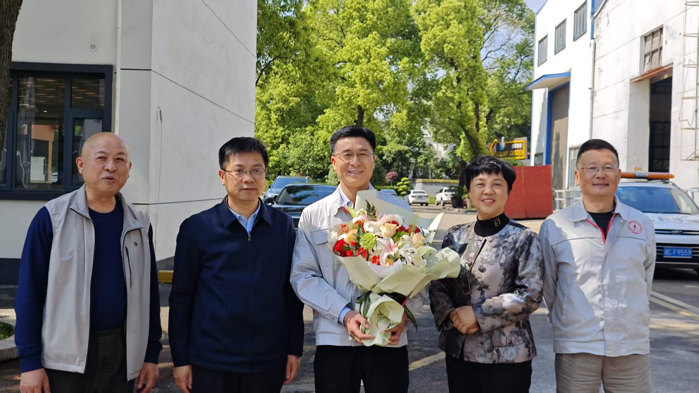 雨湖区区委书记陈小平一行走访米兰买球_米兰（中国）
公司